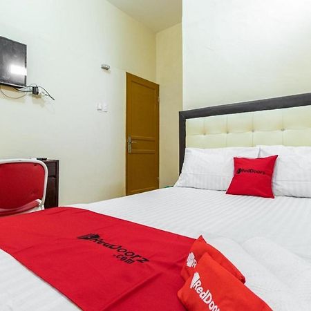 เรดดอร์ซ ชาเรียะฮ์ แอท จาลัน เซเตียบูดี เมดาน 3 Hotel ภายนอก รูปภาพ
