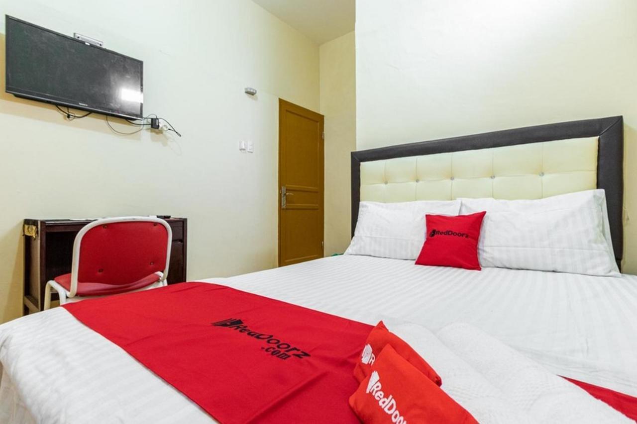 เรดดอร์ซ ชาเรียะฮ์ แอท จาลัน เซเตียบูดี เมดาน 3 Hotel ภายนอก รูปภาพ