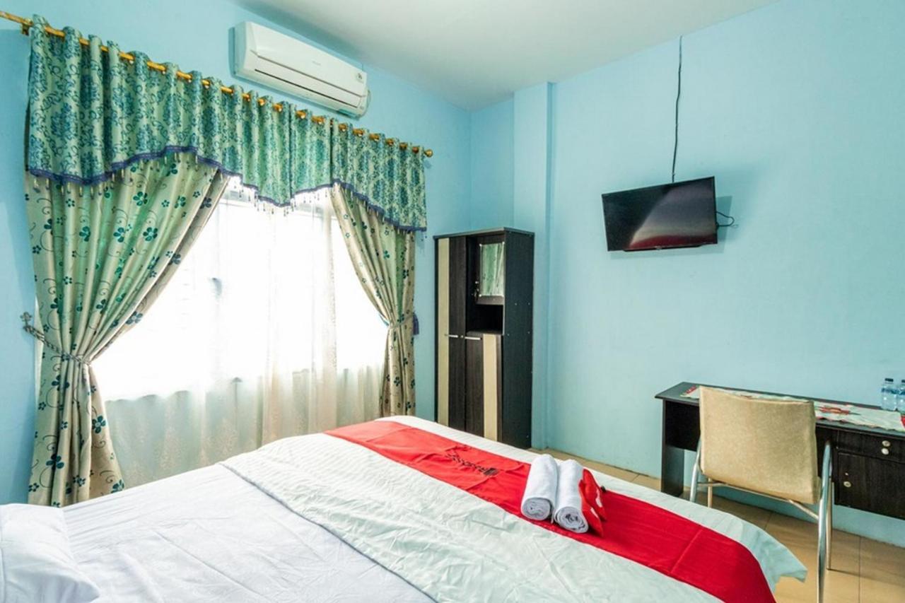 เรดดอร์ซ ชาเรียะฮ์ แอท จาลัน เซเตียบูดี เมดาน 3 Hotel ภายนอก รูปภาพ